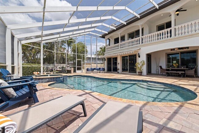 Building Photo - 3931 Pompano Dr SE
