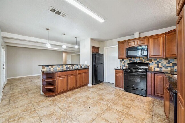 Building Photo - 4701 Frontier Dr