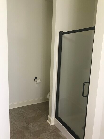 Master Bedroom Shower and Toilet - 37150 Woodgate Ave