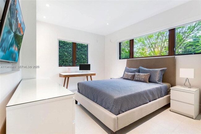 Building Photo - 5911 Alton Rd