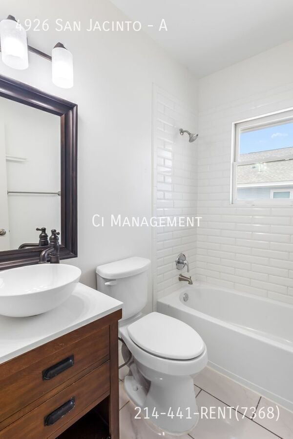 Building Photo - 4926 San Jacinto St