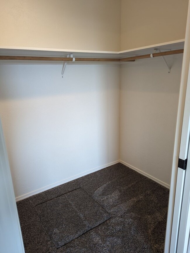 Building Photo - Wonderful 3 bedroom 2 bath Orchards condo