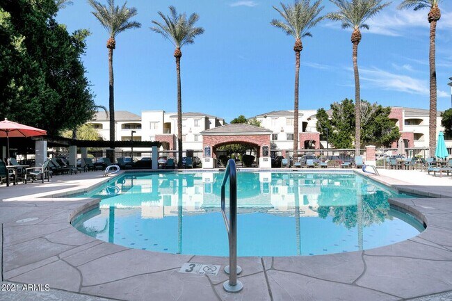 Building Photo - 2 Bedroom, 2 Bath In Central Phoenix