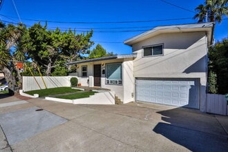 Building Photo - *!*! OPEN HOUSE -- SUNDAY 5/24 12PM-3PM !*!*

MOVE-IN SPECIAL - .5 MILES FROM SDSU
Private rooms ...