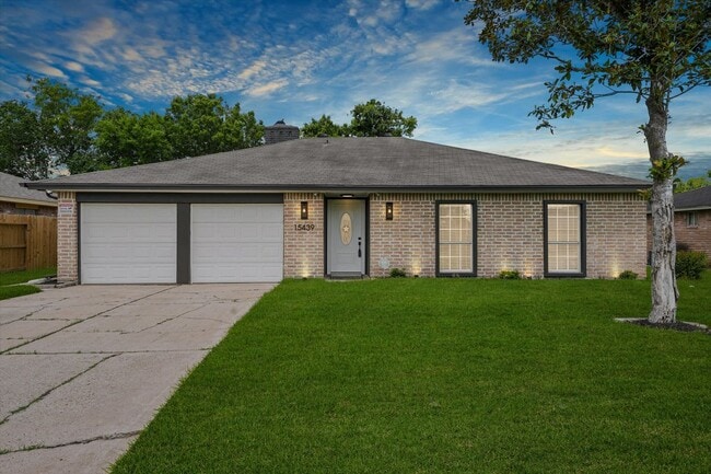 Building Photo - 15439 Indian Woods Dr