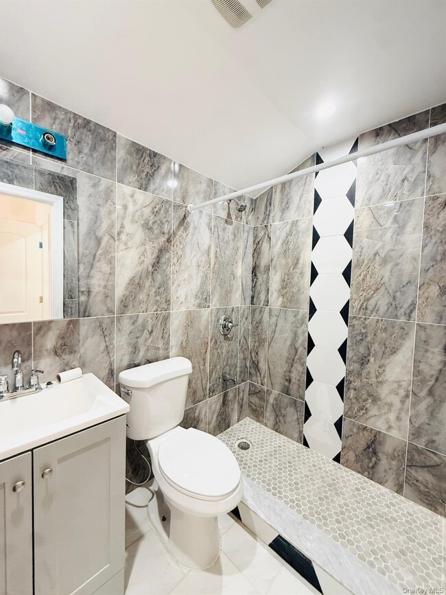 Building Photo - 139-20 Lakewood Ave