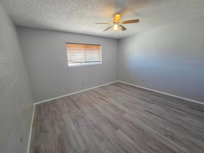 Building Photo - Very well maintained home