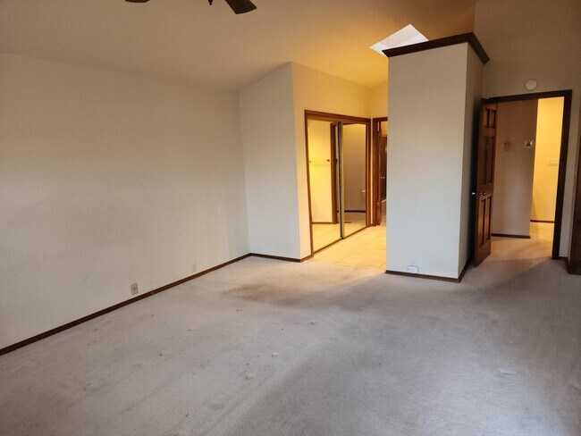 Building Photo - 9335 Admiral Lowell Pl NE