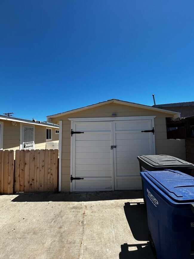 Building Photo - 2764 Wilma St