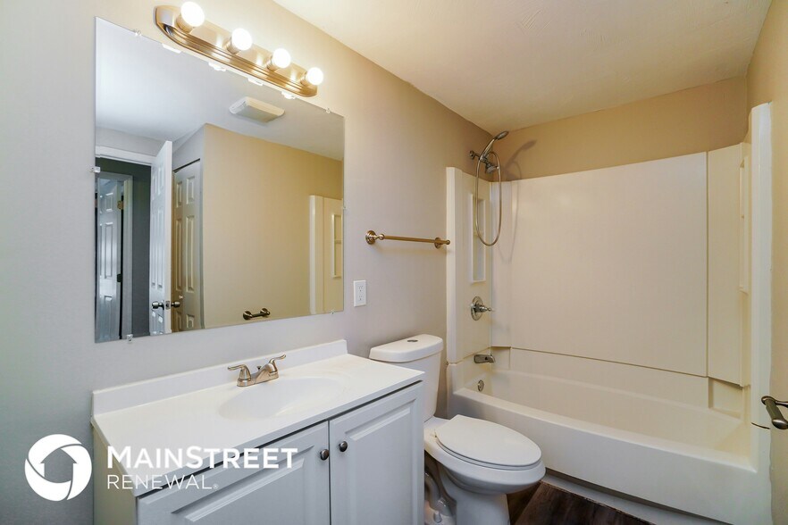 Building Photo - 357 Amesbury Dr