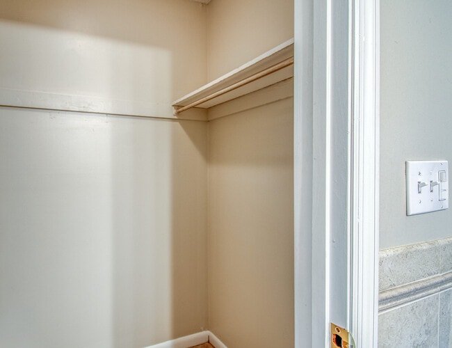 Building Photo - 7914 Gleason Dr