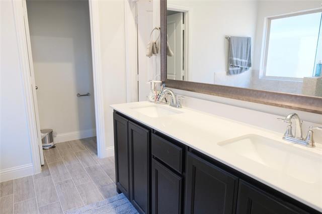 Building Photo - 5928 Pine River Ln