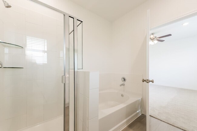 Building Photo - 16326 Vivid Creek Ct