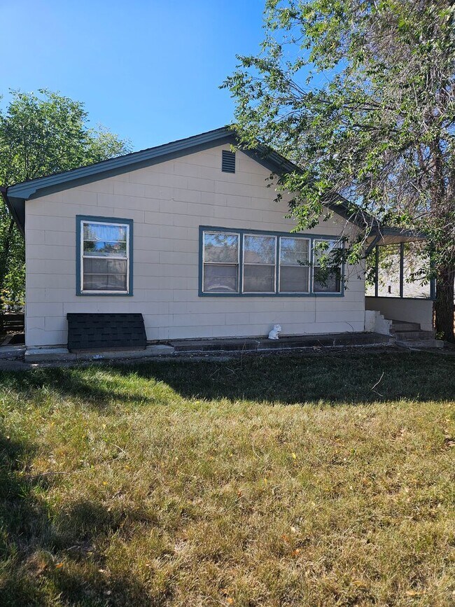 Building Photo - r321LBP