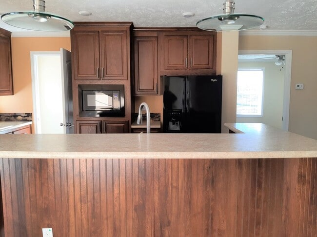 Building Photo - SUBLEASE through May 2026 3 Bedroom 2 Bath-Beautiful Views