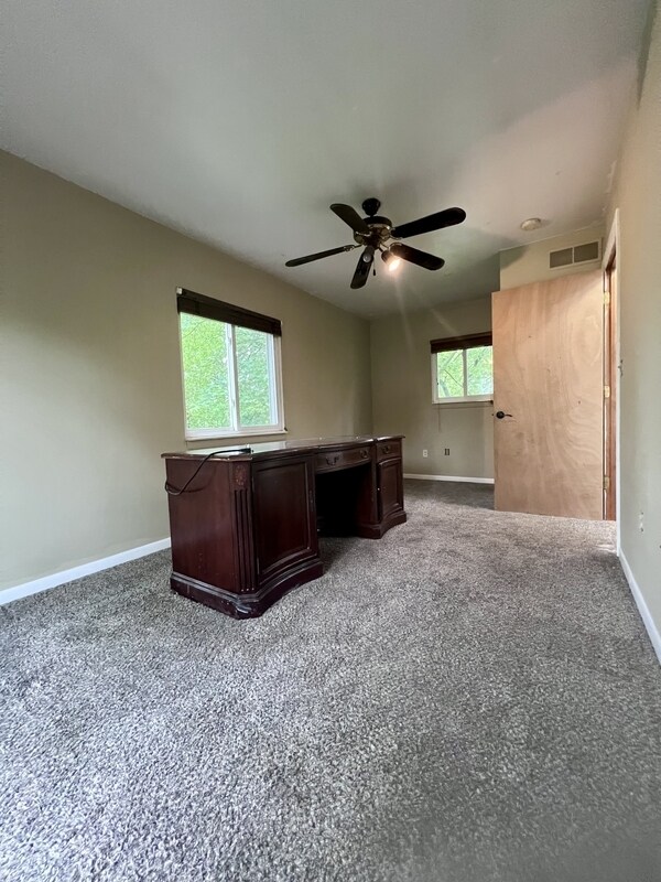 Building Photo - 571 Cristy Ave