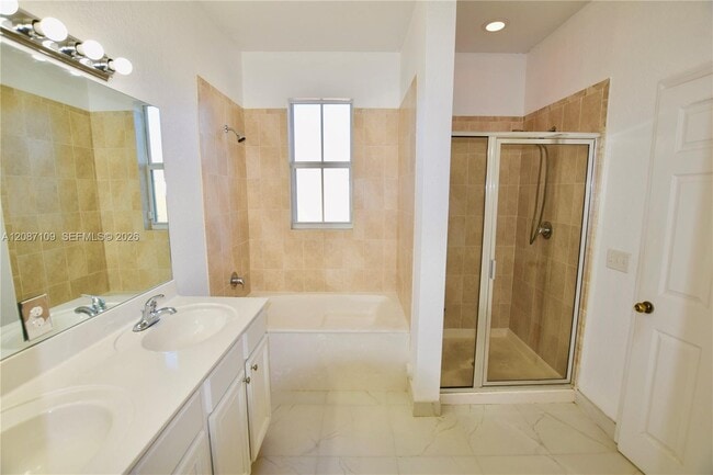Building Photo - 20733 NE 10th Ct