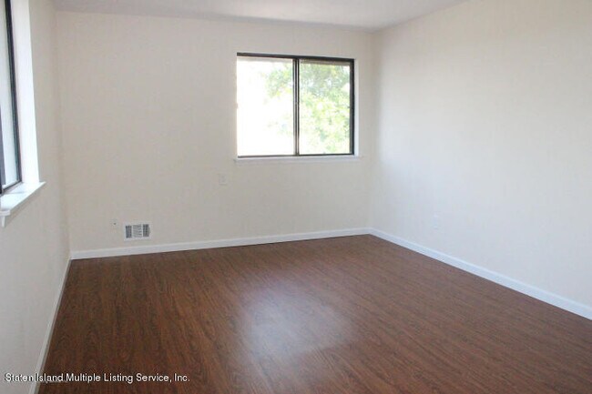 Building Photo - 460 Windham Loop