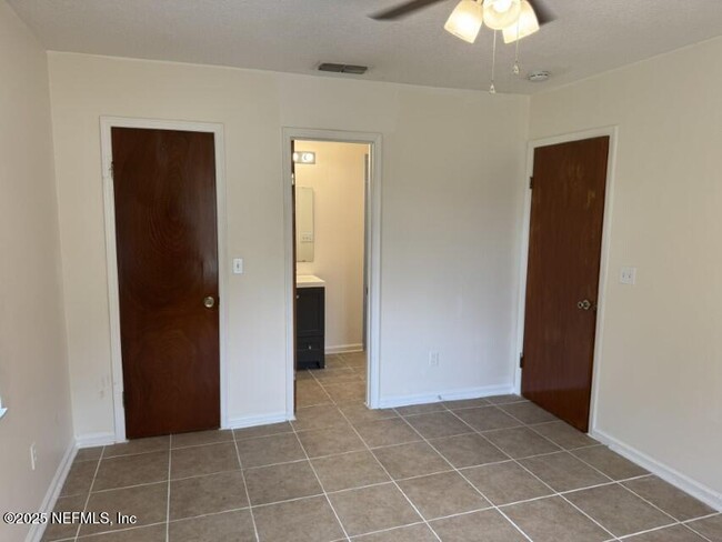 Building Photo - 3922 Ribault River Ln