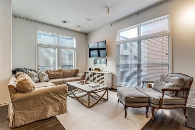 Building Photo - 4310 Buena Vista St