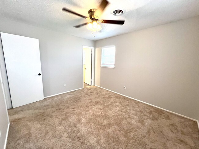 Building Photo - Move In Special 1/2 off 1st month rent ** ...