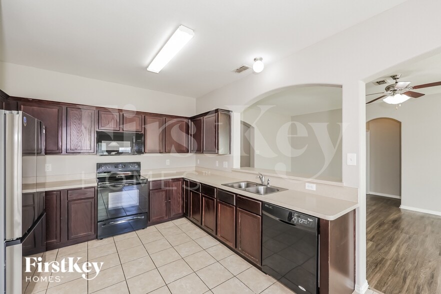 Building Photo - 6728 Ohana Pl