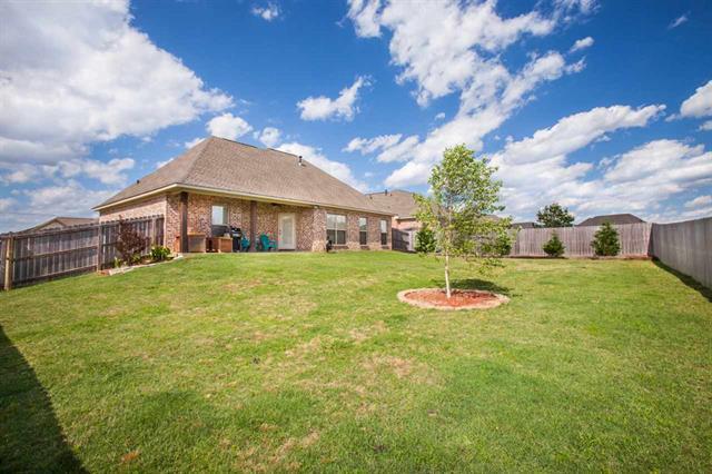 Building Photo - 109 Runner's Way