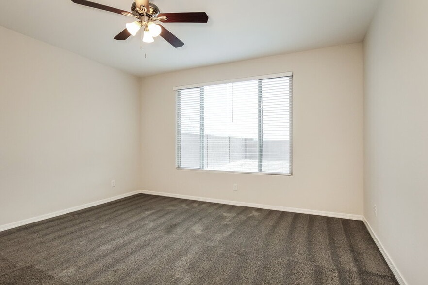 Building Photo - 19818 W Palo Verde Dr