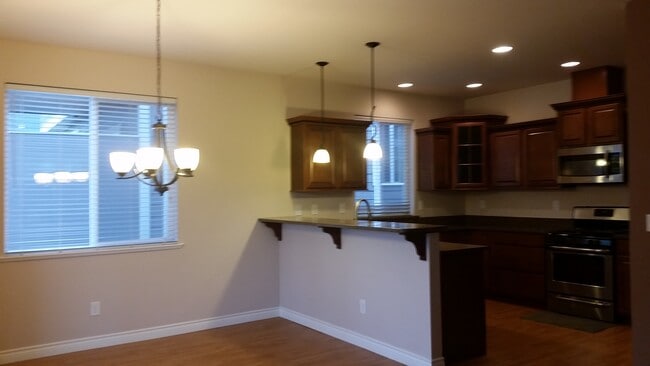Building Photo - 4235 Stonecrest Ct