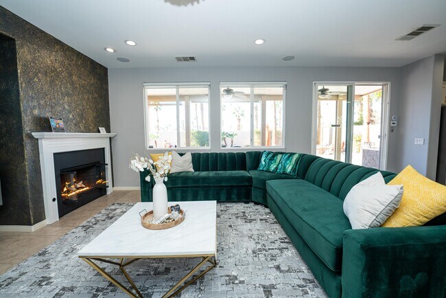 Building Photo - 43247 Fiore St