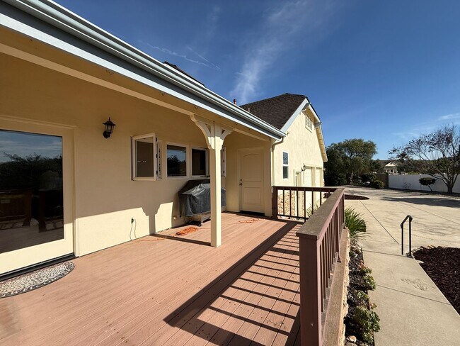 Building Photo - Beautiful Orcutt Custom Home in Solomon Estates on Approx One Acre