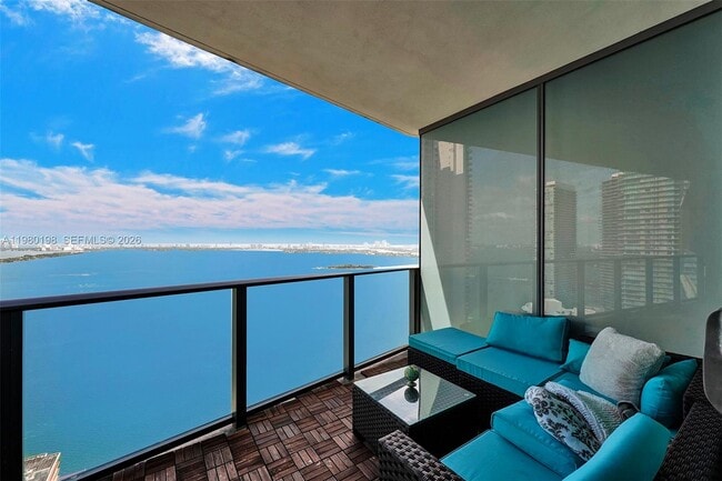 Building Photo - 460 NE 28th St