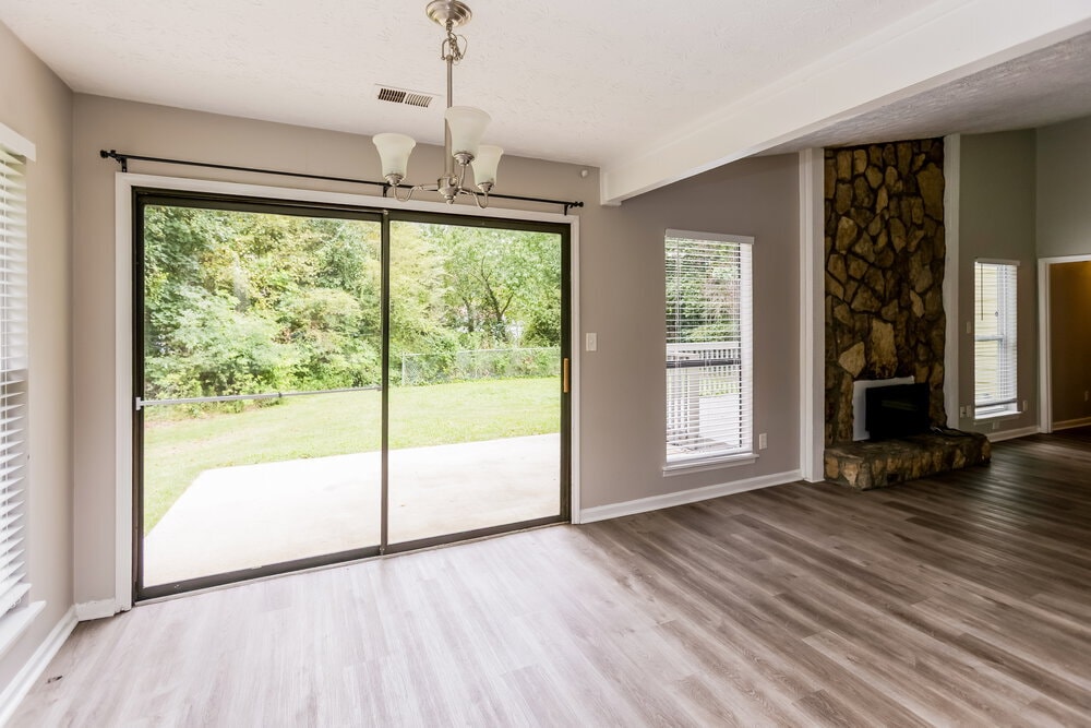 Building Photo - 6270 Beethoven Cir