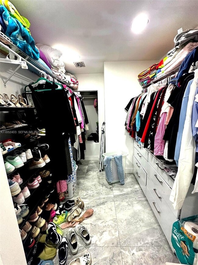 Building Photo - 10241 Dominican Dr