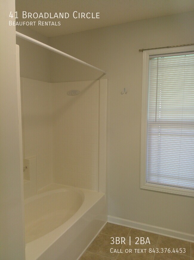 Building Photo - 41 Broadland Cir