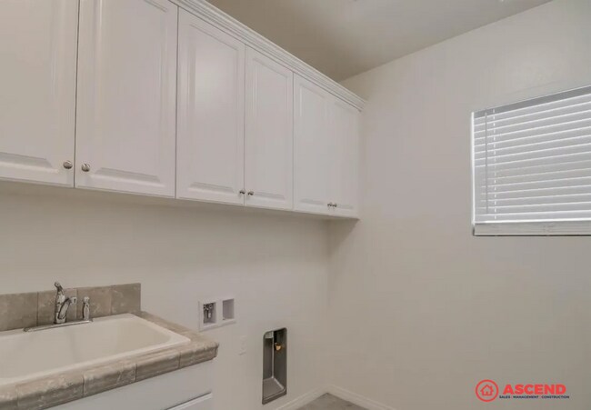 Building Photo - Stunning 4BR/3.5BA Home – 2,300 SqFt | Gated Community w/ Pool, Gym & Clubhouse | Gardener Included!