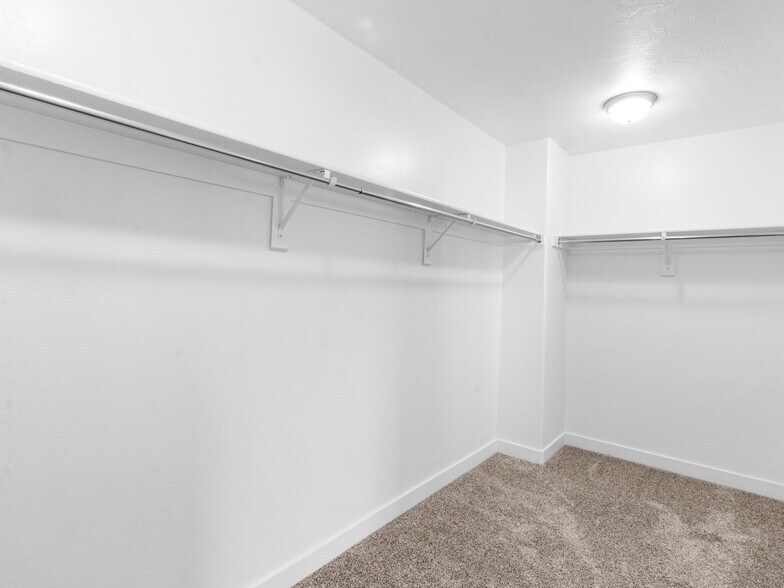 Building Photo - 3231 S Burkhill Ln