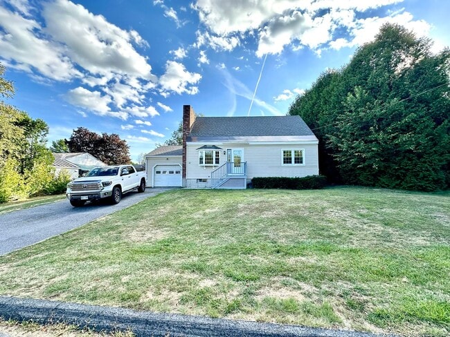 Building Photo - Beautiful Three Bedroom house for rent @ R...