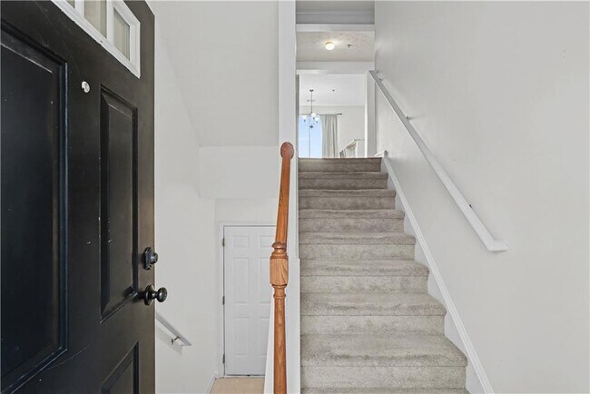 Building Photo - 102 Weatherstone Square Dr