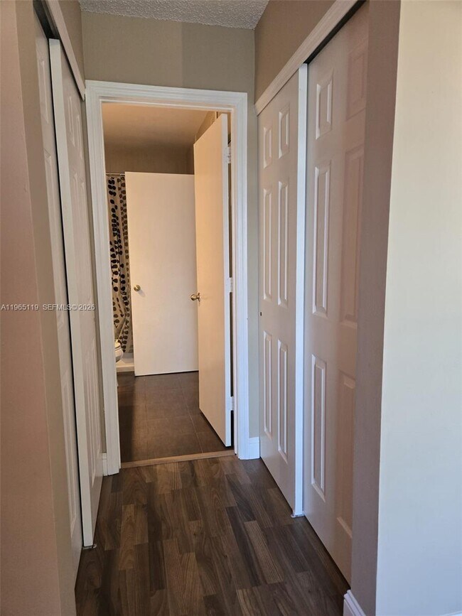 Building Photo - 821 NW 130th Ave