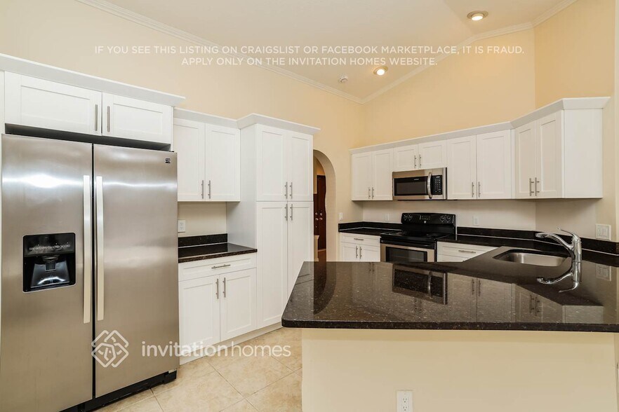 Building Photo - 12912 Buckland St