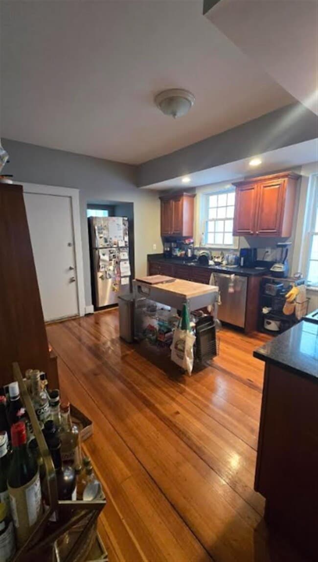 Building Photo - 835 Fellsway