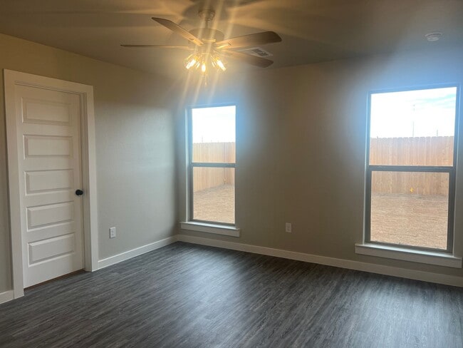 Building Photo - 3 bed 2 bath - Frenship ISD