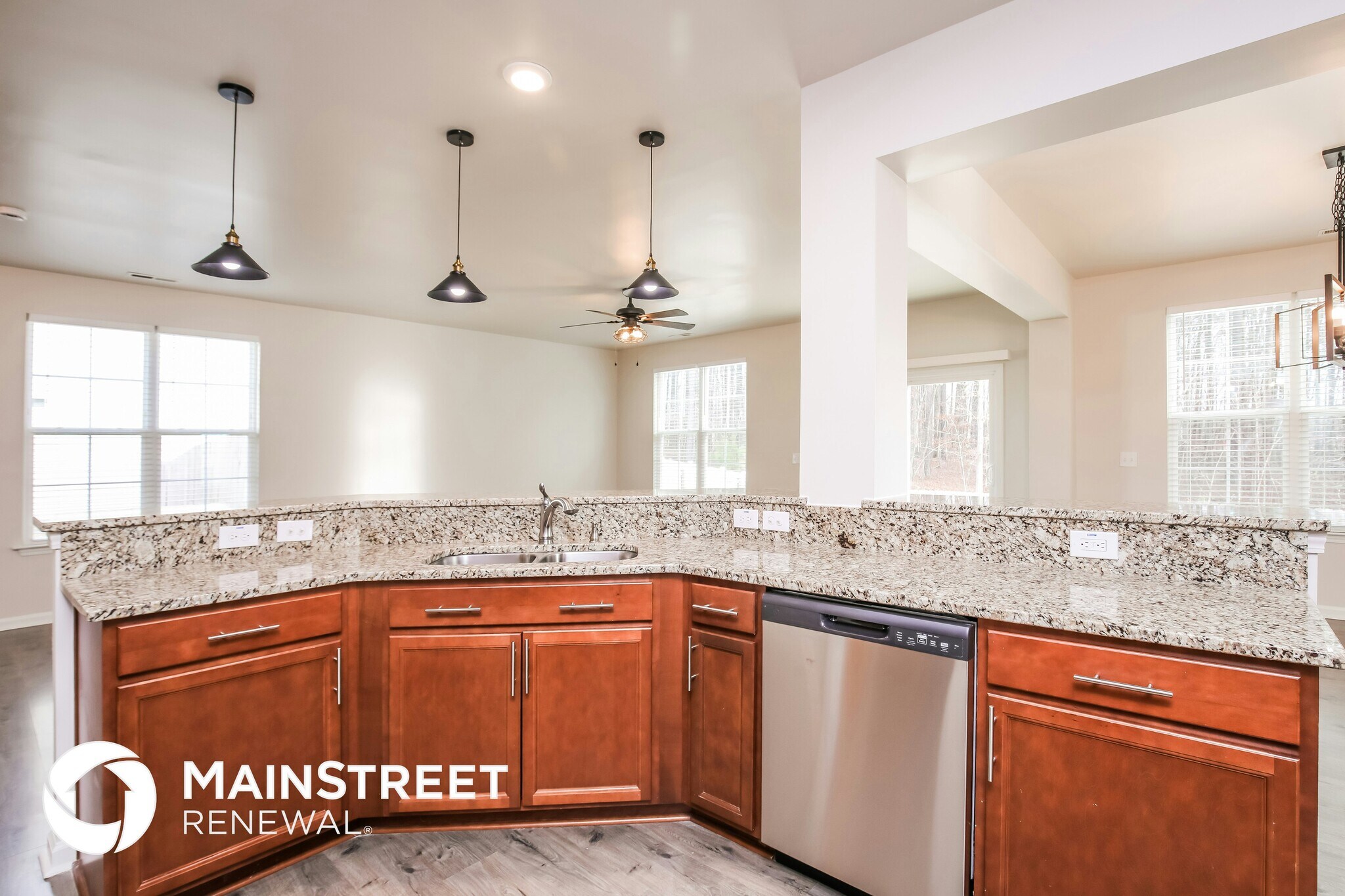 Building Photo - 250 Hawksbill Dr