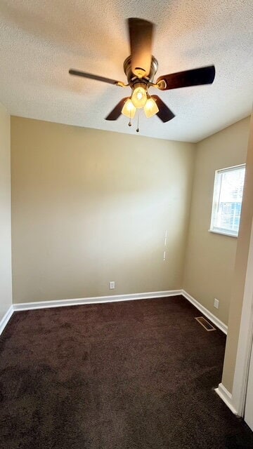 Building Photo - CENTER TOWNSHIP 3 BEDROOM HALF DUPLEX AVAILABLE NOW!