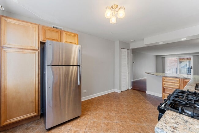 Building Photo - 5825 W Higgins Ave