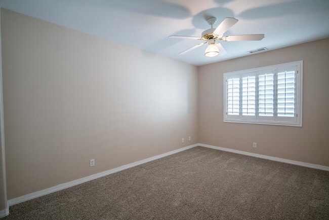 Building Photo - Beautiful Walnut Ridge Home!