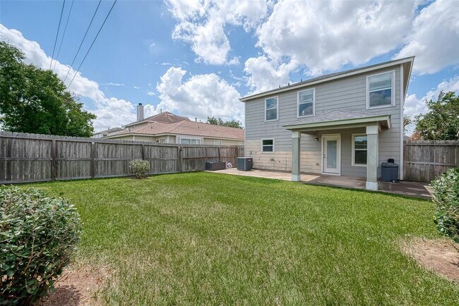 Building Photo - 18110 Shallow Leaf Ln