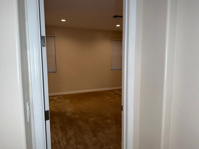 Building Photo - 1673 N St Francis Pl