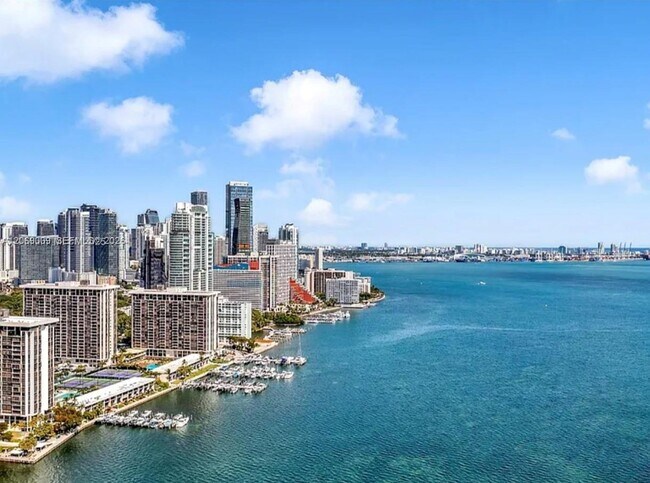 Building Photo - 2201 Brickell Ave